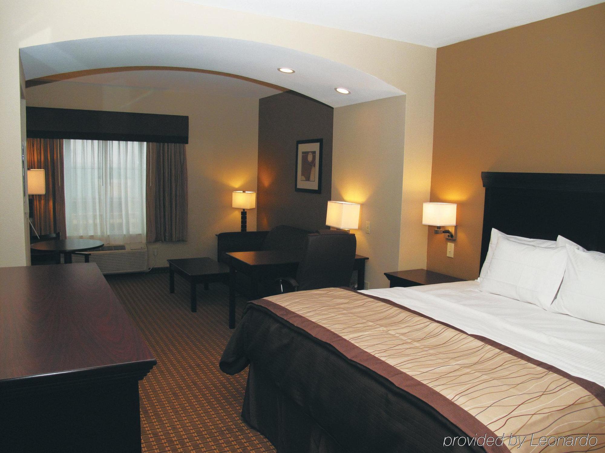 La Quinta By Wyndham Hillsboro Hotel Room photo